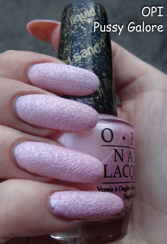 http://delires-ongulaires.over-blog.com/article-opi-pussy-galore-118908850.html