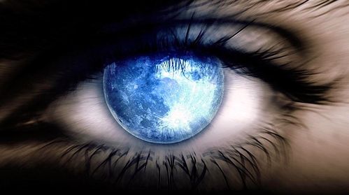 Sentire un fischi nelle orecchie....... Occhio-luna